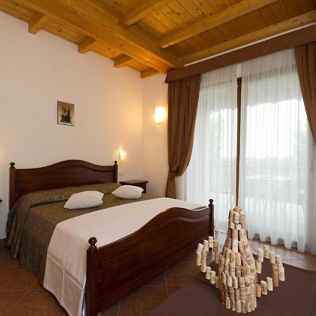 Locanda Ristorante Al Cardellino Бардоліно Екстер'єр фото